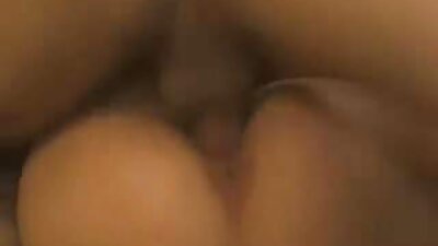 O falo poderoso vídeo pornô tirando a virgindade faz uma garota de pele clara gemer de prazer
