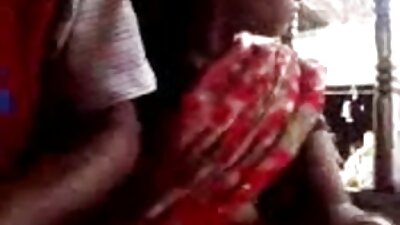 Um cara vídeo pornô com a gretchen grande empurra seu pau em duas vadias gostosas em um triângulo amoroso