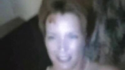 Mulher ruiva foi atingida por um vídeo pornô de gostosa filho da puta careca com um pau enorme